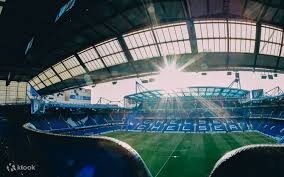 这哥们看起来有点复古球员的感觉啊